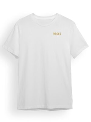 Remera oversize unisex blanca 100% de algodón con diseño de palabra moi en color dorado en DTF